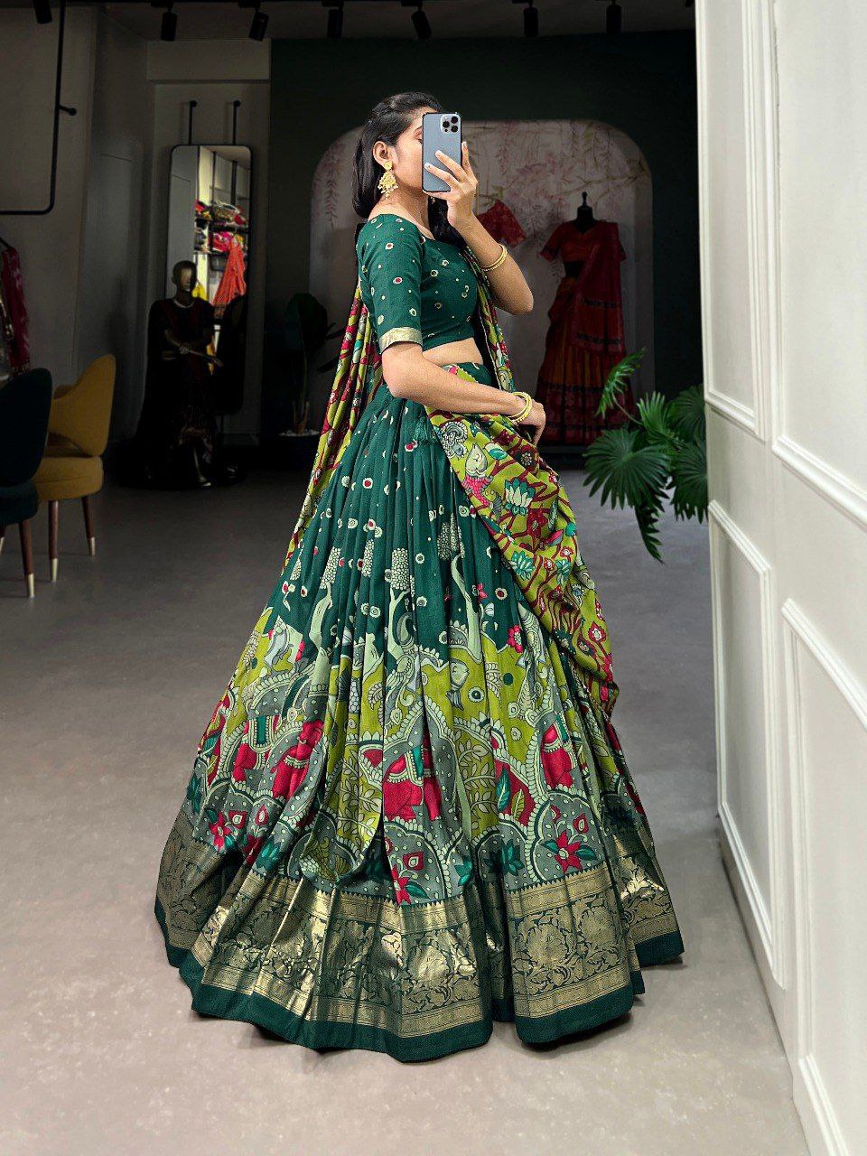 πΈ Blossom Boldly: Radiate Charm in Floral Printed Lehengas πΈ